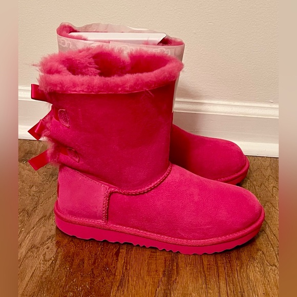 Bailey Bow II Boot UGGS NEVER WORN - Picture 2 of 5